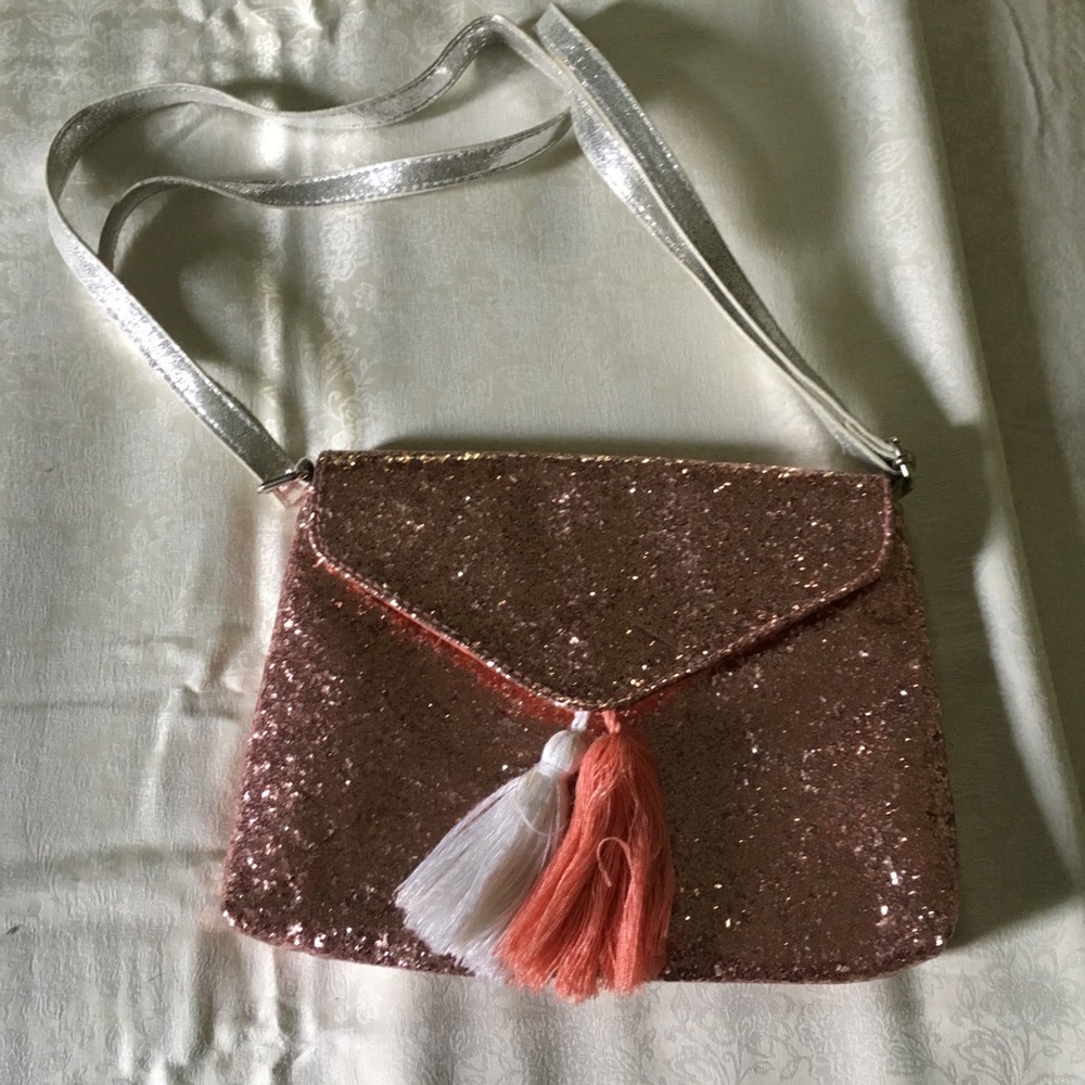 KIDS PINK PURSE WITH TASSELS